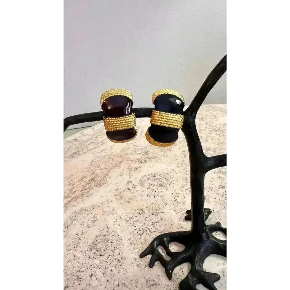 Vintage Gay Boyer Womens Gold Black Clip Earrings Fashion‎ Jewelry Collection